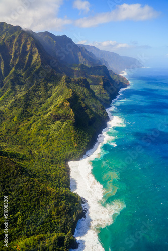 Photos Aerial view of the dramatic ridges of the Na Pali coast, looming over the Pacifi