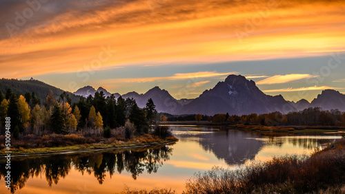 Fotografiet Oxbow Bend Overlook in Grand Teton National Park just after sunset