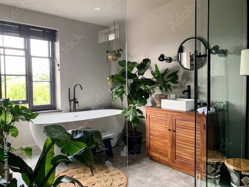 Foto Charming cozy bathroom view