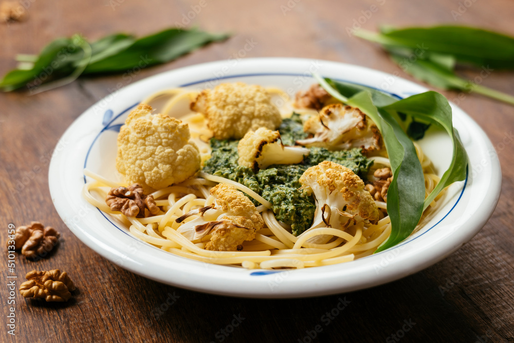 Roasted Cauliflower on Pasta with Wild Garlic Pesto Roasted Cauliflower on Pasta with Wild Garlic Pesto