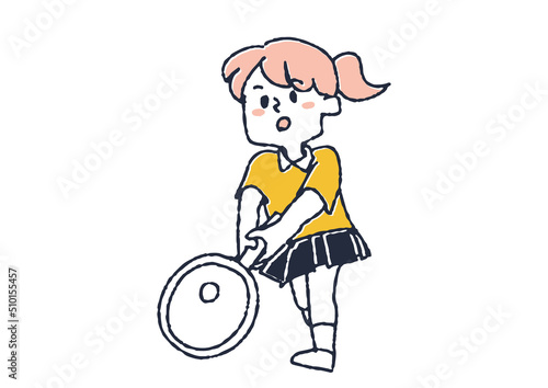 テニスをしている女の子　体を動かし元気よく遊ぶ子供たち