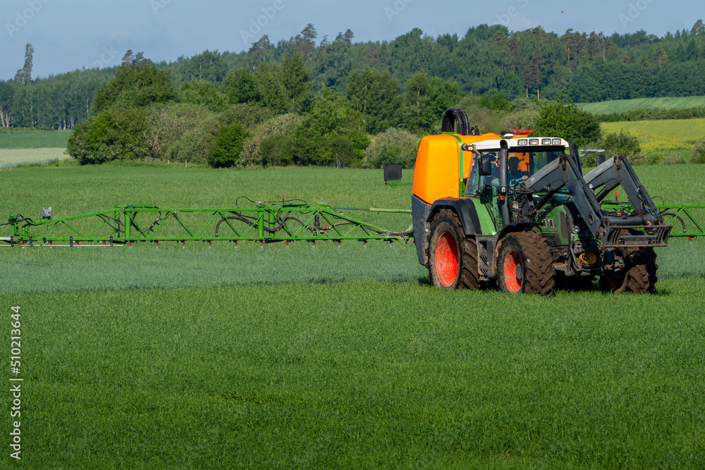 Obraz premium tractor in field