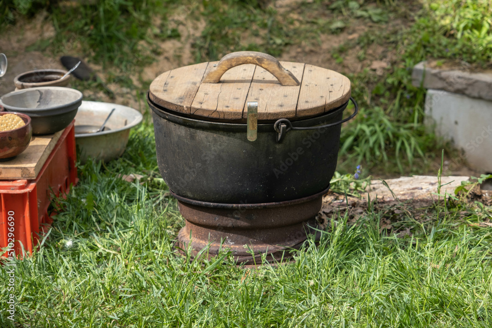 cast iron soup pot with wooden lid, lunch by the nature cast iron soup pot with wooden lid, lunch by the nature