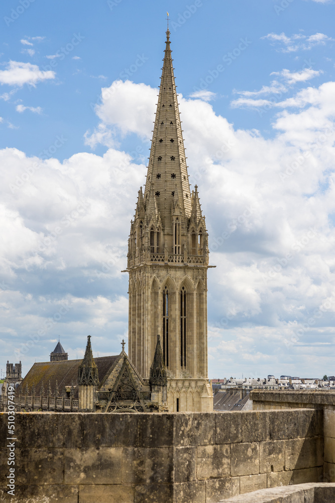 Église Saint-Pierre de Caen depuis le Château de Caen