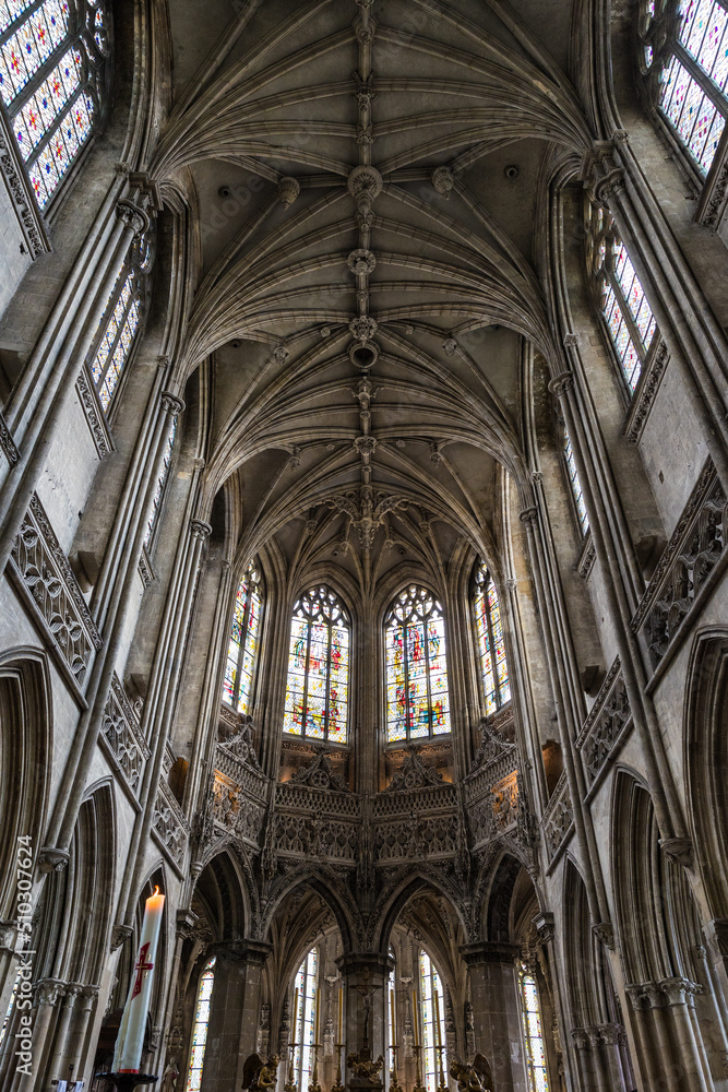 Intérieur de l'Église Saint-Pierre de Caen