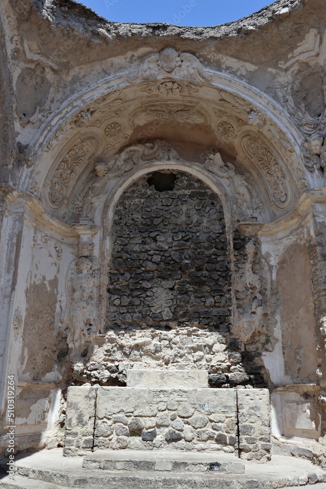 Ischia - Altare della Cattedrale dell'Assunta al Castello Aragonese