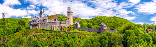 Burg Altena über der Lenne im Sauerland, Nordrhein-Westfalen, Deutschland
