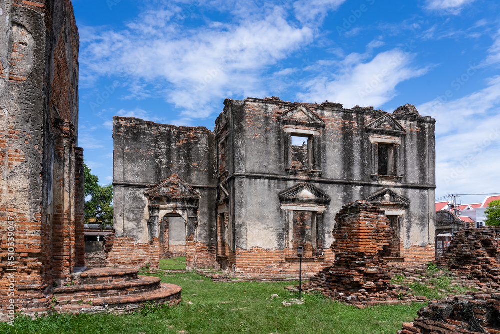Naklejka premium Wichayen House. Old Renaissance style of Residence in Lop Buri, Thailand