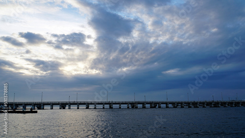 海上から見る明け方の江の島大橋 © ToYoPHoTo
