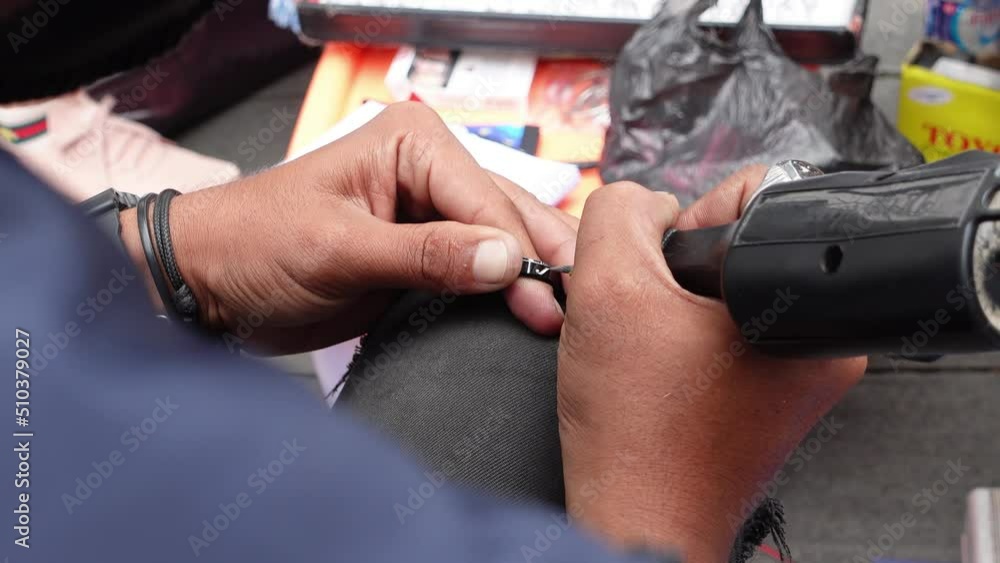 Name engraving services on the ring, located in tourist attractions Name engraving services on the ring, located in tourist attractions