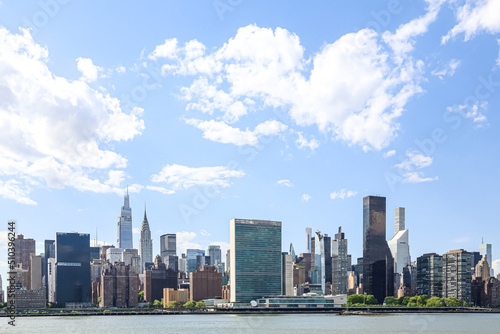 The midtown Manhattan skyline panorama in Tudor City including the United Nations Headquarters and several other skyscrapers © Stefan