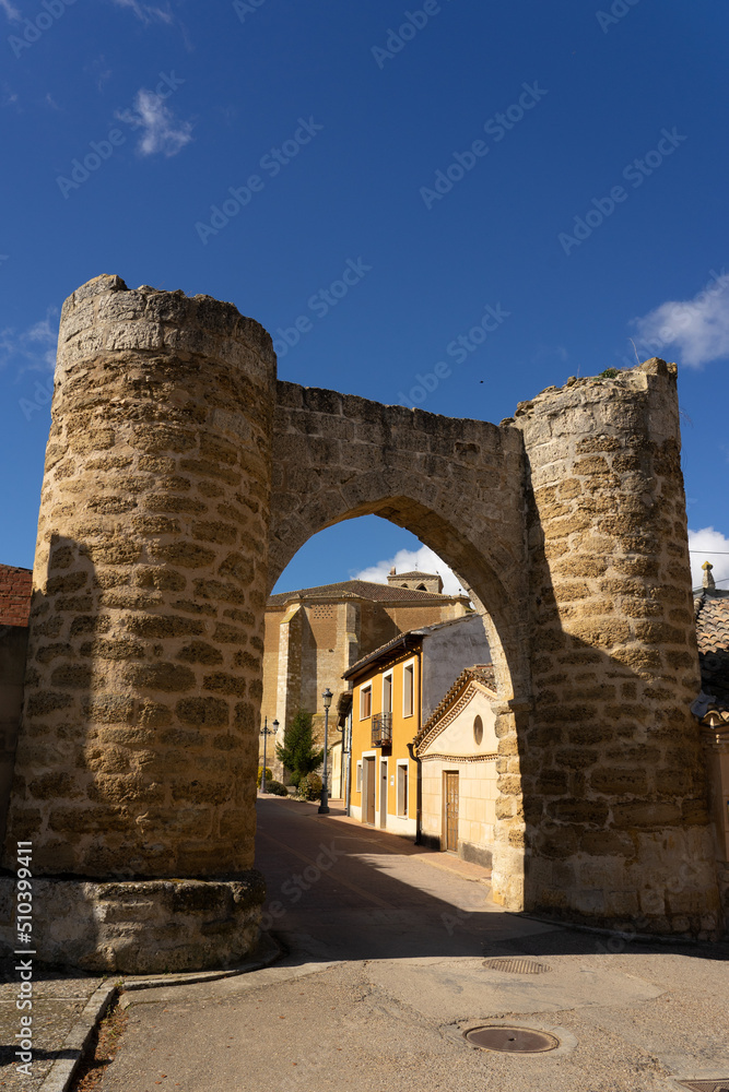 Ancient arch in Becerril de Campos, Palencia, Castilla y León, Spain.