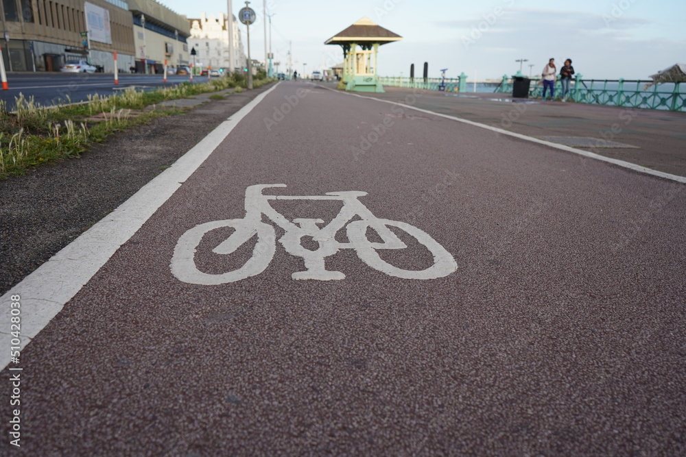 Obraz premium cycling on the bike path bike sign