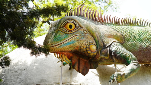 Chameleon statue image HD wallpaper