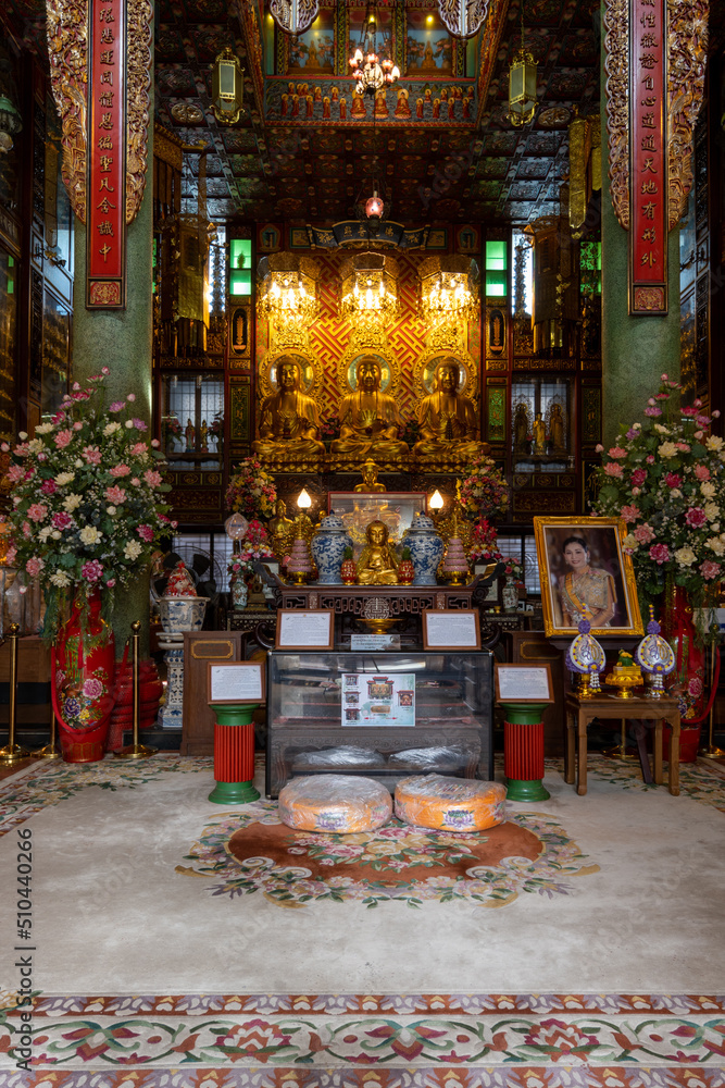 Fototapeta premium Phra Nakhon, Bangkok . June 11, 2022. Wat Thiphaya Waree Wihan. Beautiful Chinese temple.