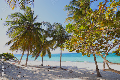 Fotografie The magical colors of Playa Esmeralda in Guardalavaca, Cuba