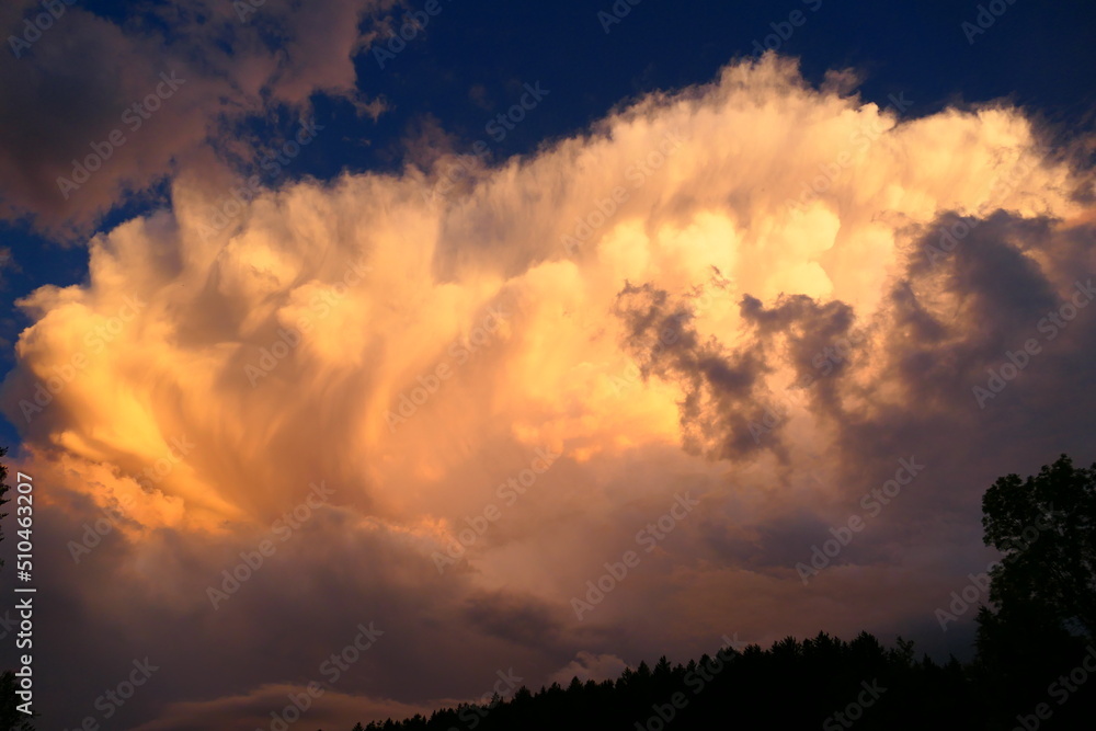 Wolkengebilde am Abend Wolkengebilde am Abend