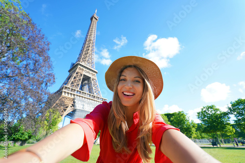 Photography Selfie girl in Paris, France