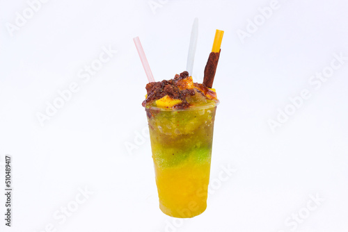 Raspado de limón y mango con dulce de tamarindo