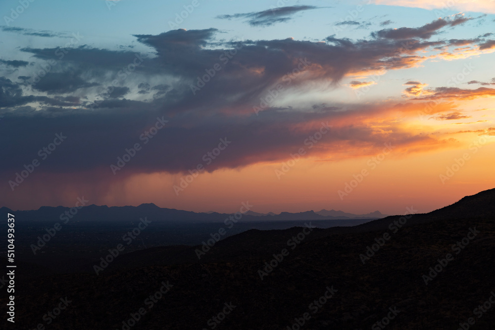 Obraz premium sunset over the mountains