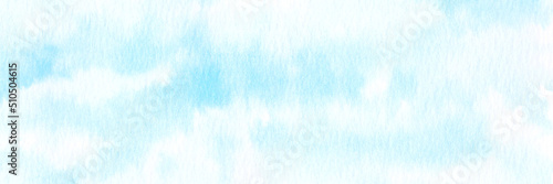 イラスト素材：水彩絵の具のにじみが綺麗な青空の背景　バナー/紙の質感あり
