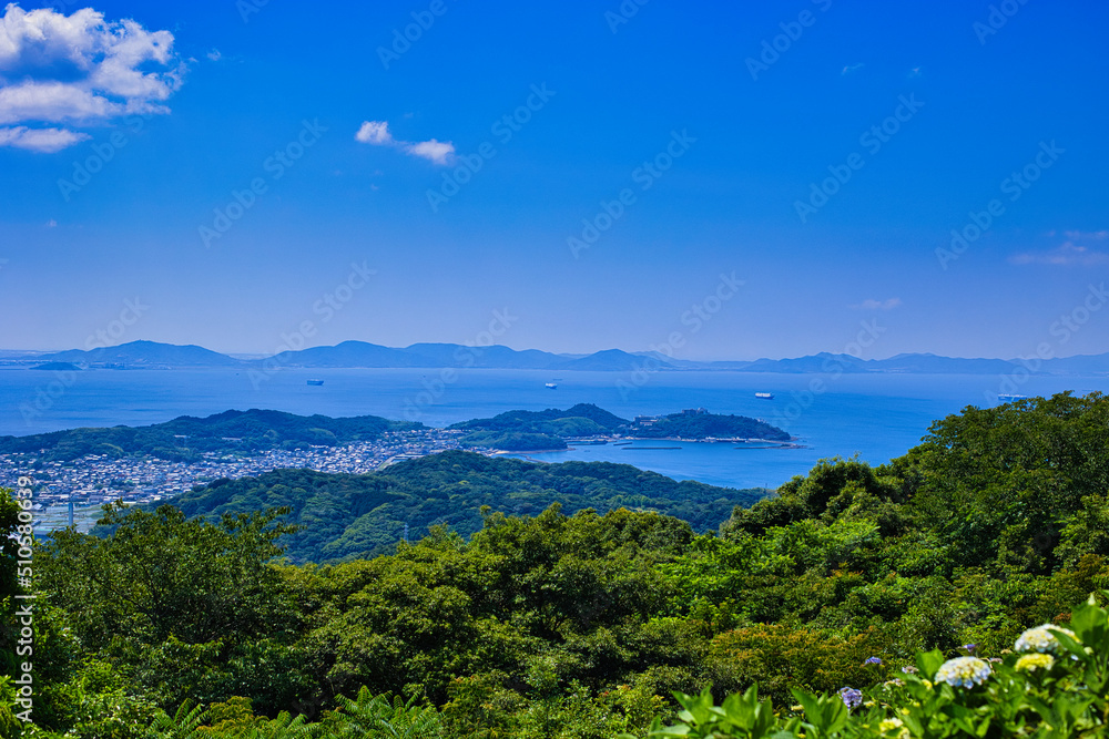 三ヶ根山から見える三河湾の景色