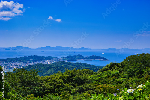 Obraz na płótnie 三ヶ根山から見える三河湾の景色 w salonie