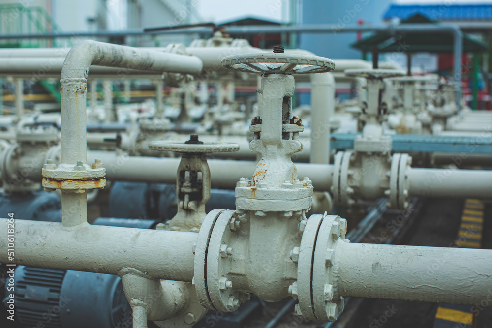 Refinery plant equipment for pipe line oil and gas valves at gas Refinery plant equipment for pipe line oil and gas valves at gas