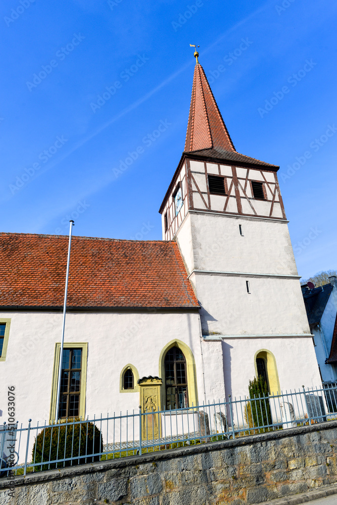 Obraz premium Kirche St. Georg in Bettwar, Gemeinde Steinsfeld im Landkreis Ansbach (Mittelfranken, Bayern)