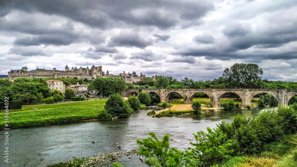 Fototapeta premium Frankreich Okzitanien altstadt Cité de Carcassonne brücke Aude Weltkulturerbe UNESCO Festung mittelalter Pont Vieux 
