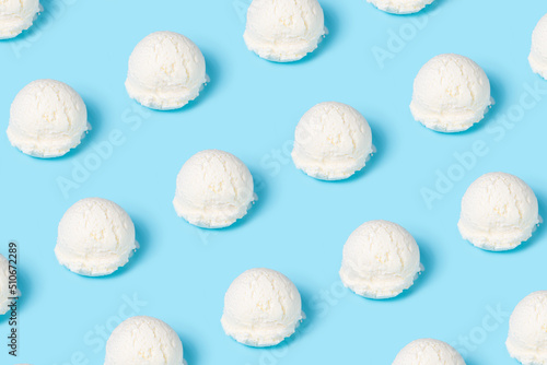 Obraz na plátně trendy seamless pattern of ice cream scoops on blue background, funny creative c