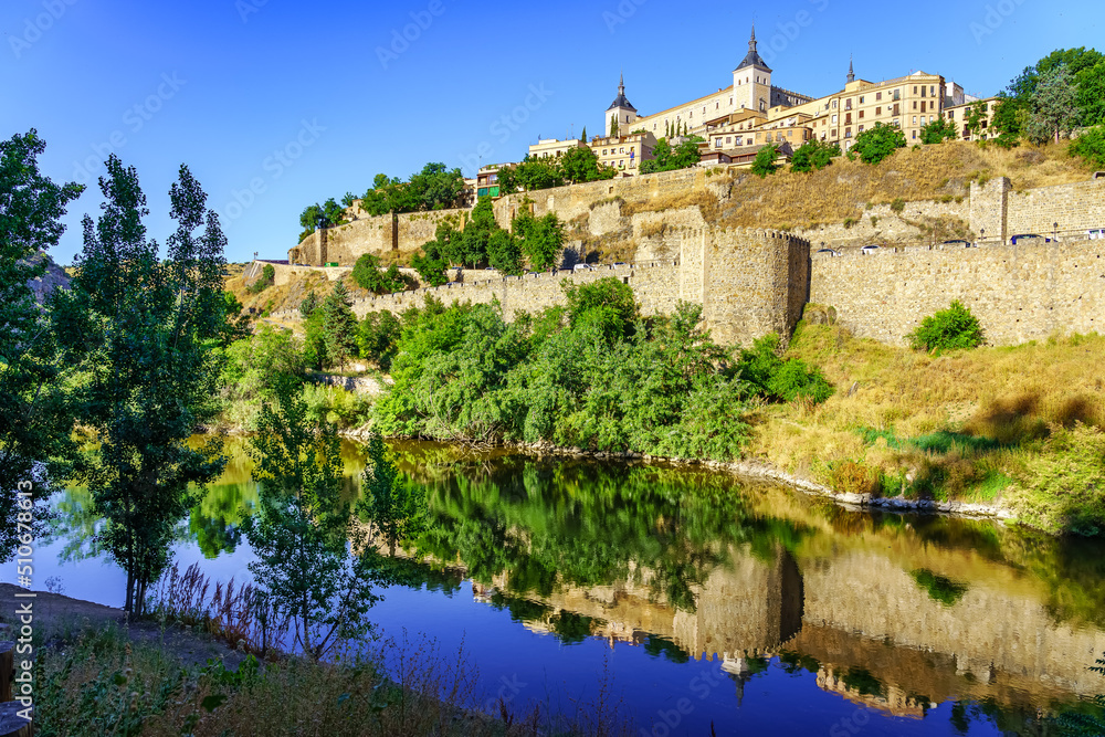 Panoramic view of the Unesco city of Toledo next to the Tagus River.