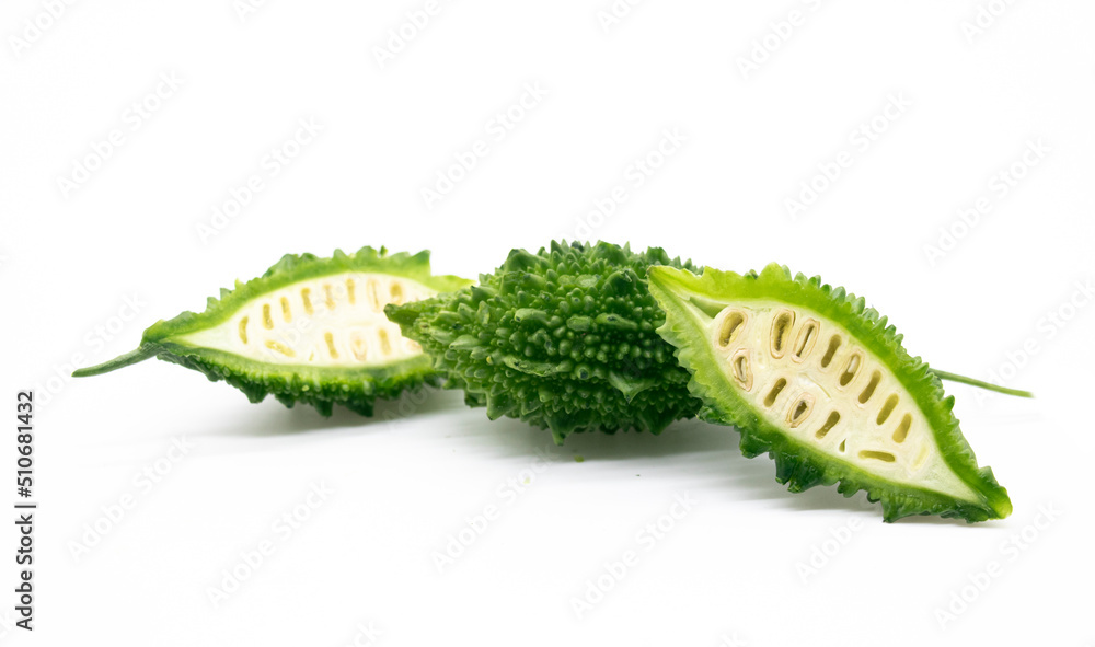 Naklejka premium green Bitter melon or Bitter gourd slices isolated on white background