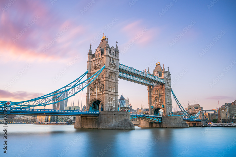 London Tower Bridge  at the sunset  - obrazy, fototapety, plakaty 