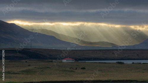 Fototapeta Naklejka Na Ścianę i Meble -  isolated farmhouse, Iceland