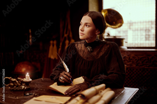 heroine writing a letter