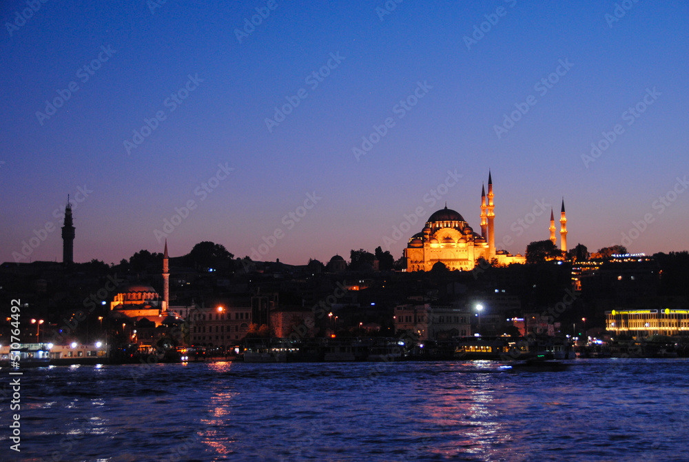 Turquie Istambul Islam mosquée nuit bosphore eau