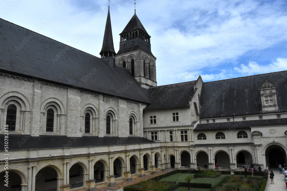 Abbaye de Fontevraud, le cloitre. Pays de la Loire, France