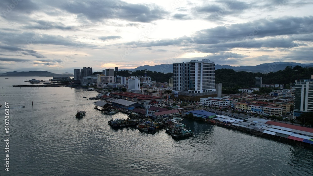 Naklejka premium Kota Kinabalu, Sabah Malaysia – June 14, 2022: The Waterfront and Esplanade Area of Kota Kinabalu City Centre