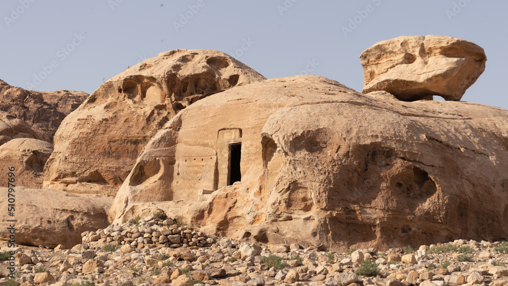 Petra, world heritage wonder: discover, explore and marvel