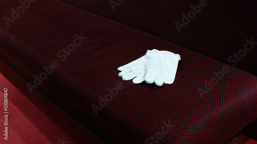 WHITE FREEMASONS GLOVES