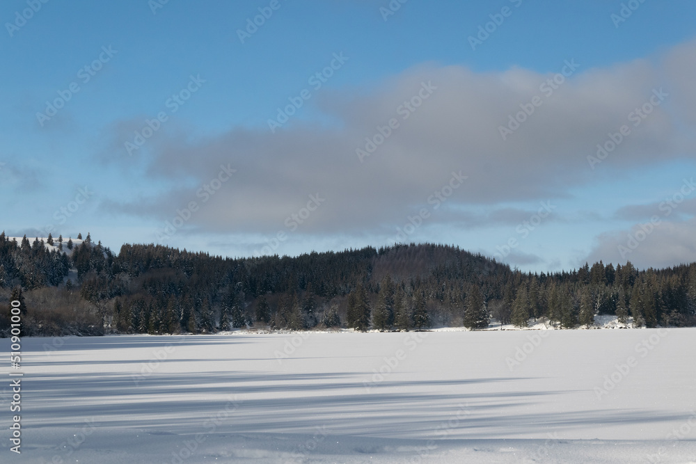 Lac de Guéry en hiver Lac de Guéry en hiver