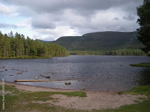 Loch An Eilein, lago de la isla cerca de Aviemore. Escocia. photo