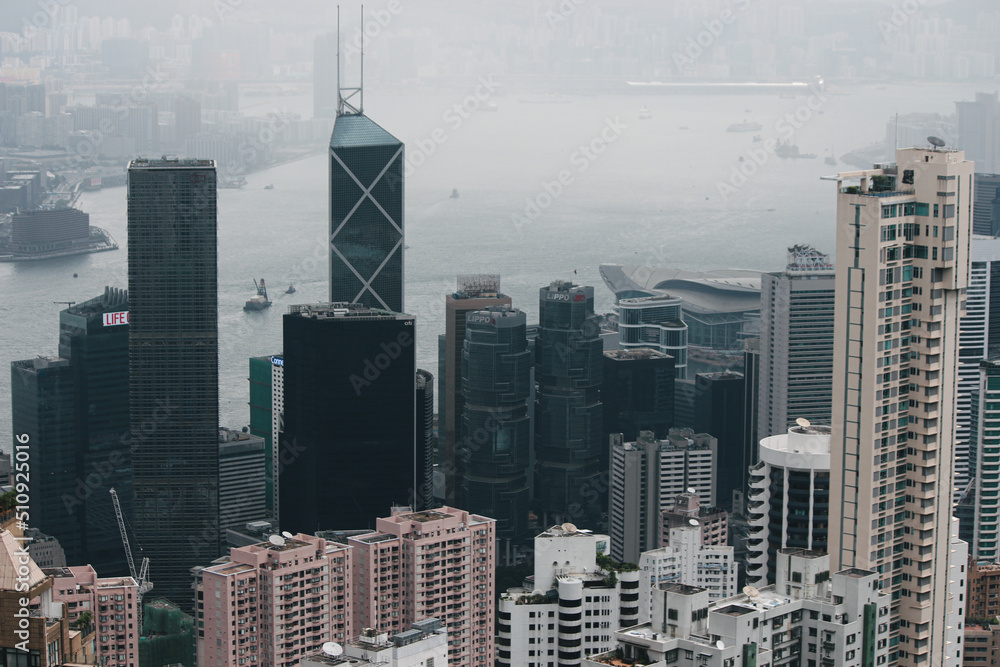 Landscape photography of the city of Hong Kong between rain and fog.