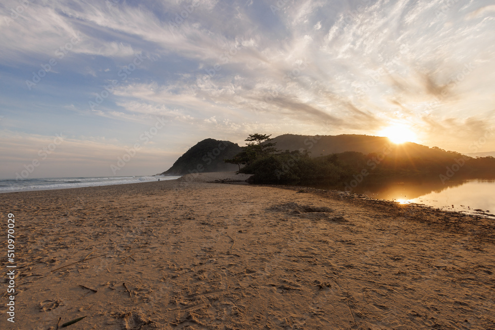 paisagem da praia de São Sebastião, litoral brasileiro. Local para turismo e lazer. paisagem da praia de São Sebastião, litoral brasileiro. Local para turismo e lazer.