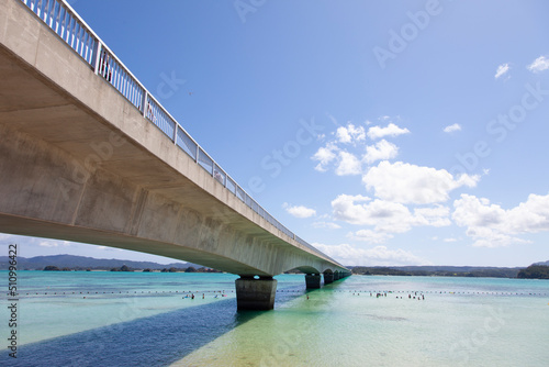 沖縄の海と橋