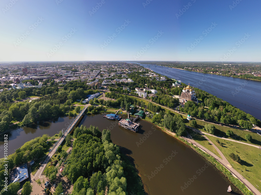 Fototapeta premium Panoramic drone views of city blocks, recreation parks and the Yaroslavl embankment