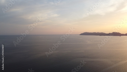 夕日と海の輝くヒカリ！SDGs地球の神秘と海とソラ！ © YuAiru