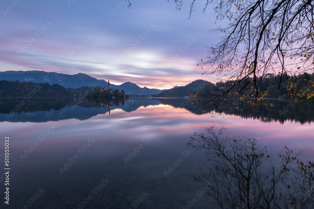 Fototapeta premium Lake Bled on a cold winter morning