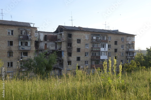 War in Ukraine. Destroyed buildings in Kyiv region after russian army attack. Consequences of russian invasion in Ukraine.   © Yurii Andreichyn